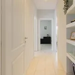 Cozy Talent House Rom