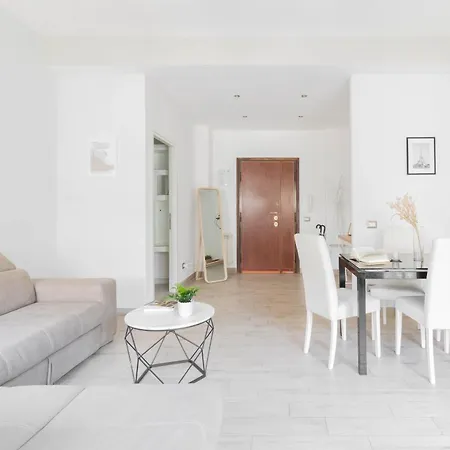 Cozy Talent House Rom